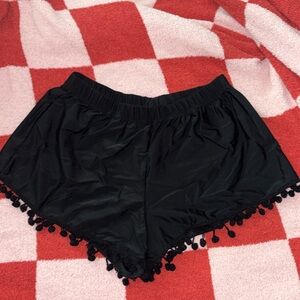 Beach pompom shorts